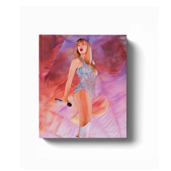 The Official Taylor Swift The Eras Tour Book *en existencia* Hot on Sale